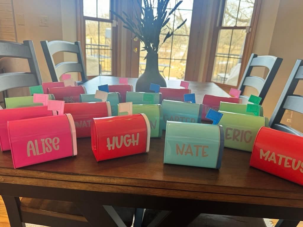 Custom Mini Mailboxes 📬✨